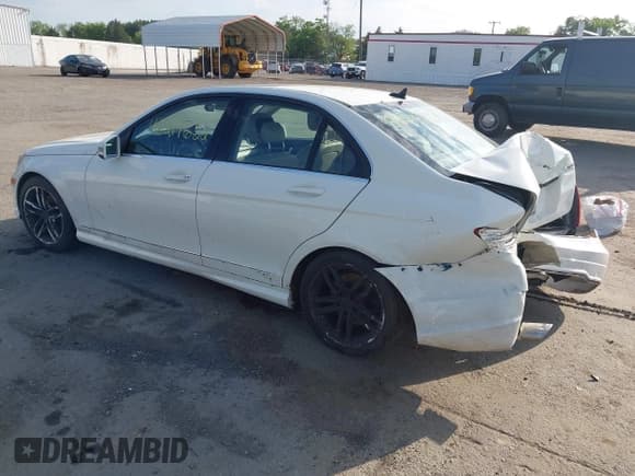 ✅ 2012 Mercedes-Benz C 300 Sport • VIN: WDDGF8BB0CR198952 • Lot: 42217652. Listed on IAAI with 138,919 mi. Free auction sales archive from the USA and detailed vehicle history report at DreamBid. Image 3.