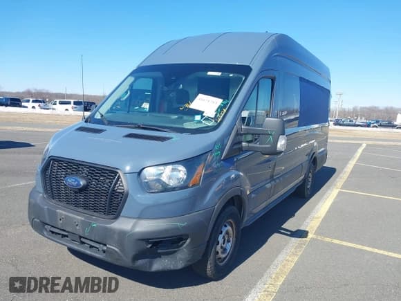 ✅ 2021 Ford Transit Cargo • VIN: 1FTBR3X87MKA56961 • Lot: 41671753. Wystawiony na IAAI z przebiegiem 93 912 mil. Bezpłatny archiwum sprzedaży aukcyjnych z USA i szczegółowy raport historii pojazdu na DreamBid. Zdjęcie 2.