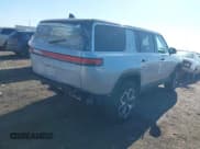 ✅ 2024 Rivian R1S Adventure • VIN: 7PDSGABA2RN043764 • Лот: 41755096. Опубликован ранее на IAAI с пробегом 7 501 миль. Бесплатный доступ к архиву аукционных продаж из США и подробный отчёт об истории автомобиля на DreamBid. Изображение 4.