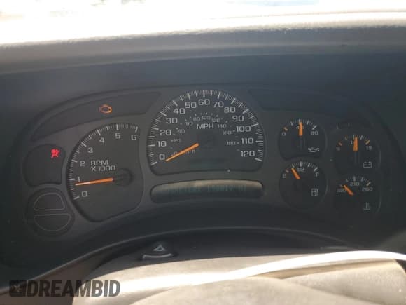 ✅ 2004 Chevrolet Suburban LS • VIN: 3GNEC16Z64G188962 • Лот: 51783375. Опубликован ранее на Copart с пробегом 190 017 миль. Бесплатный доступ к архиву аукционных продаж из США и подробный отчёт об истории автомобиля на DreamBid. Изображение 9.