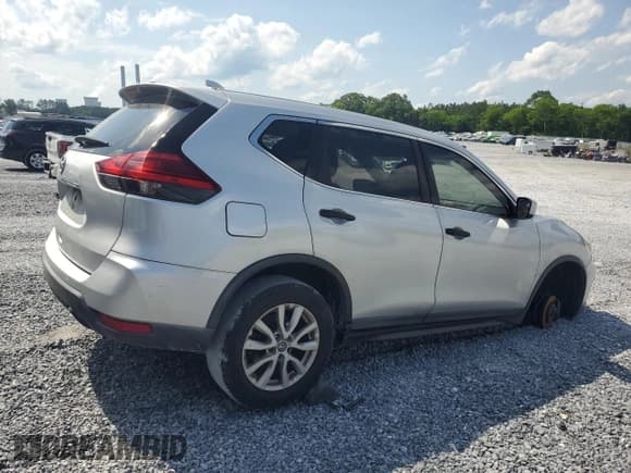 ✅ 2017 Nissan Rogue S • VIN: KNMAT2MT9HP511401 • Lot: 56671085. Listed on Copart with 223,558 mi. Free auction sales archive from the USA and detailed vehicle history report at DreamBid. Image 3.