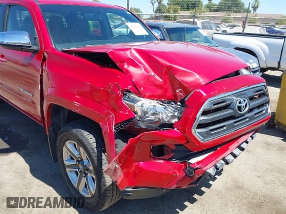 ✅ 2017 Toyota Tacoma Limited • VIN: 3TMGZ5AN7HM063939 • Lot: 42769466. Wystawiony na IAAI z przebiegiem 58 408 mil. Bezpłatny archiwum sprzedaży aukcyjnych z USA i szczegółowy raport historii pojazdu na DreamBid. Zdjęcie 6.