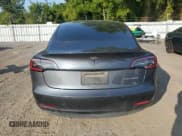 ✅ 2022 Tesla Model 3 Long Range • VIN: 5YJ3E1EB7NF249550 • Lot: 71538045. Wystawiony na Copart z przebiegiem Nie podano. Bezpłatny archiwum sprzedaży aukcyjnych z USA i szczegółowy raport historii pojazdu na DreamBid. Zdjęcie 6.