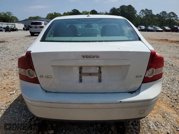 ✅ 2005 Volvo S40 • VIN: YV1MS382952049786 • Lot: 50104795. Wystawiony na Copart z przebiegiem 110 150 mil. Bezpłatny archiwum sprzedaży aukcyjnych z USA i szczegółowy raport historii pojazdu na DreamBid. Zdjęcie 6.