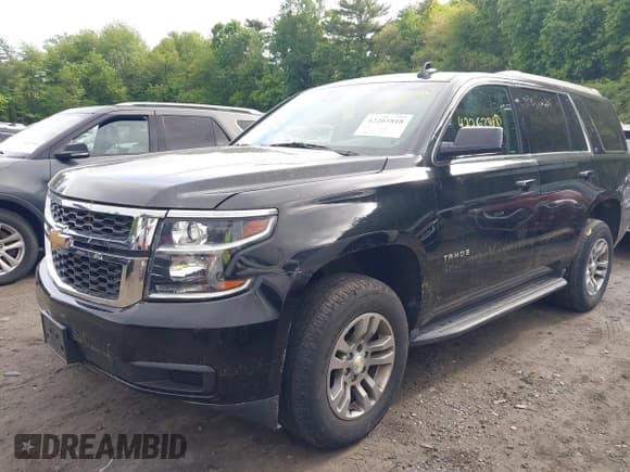 ✅ 2017 Chevrolet Tahoe LT • VIN: 1GNSKBKC3HR164976 • Lot: 42263818. Listed on IAAI with 99,261 mi. Free auction sales archive from the USA and detailed vehicle history report at DreamBid. Image 17.