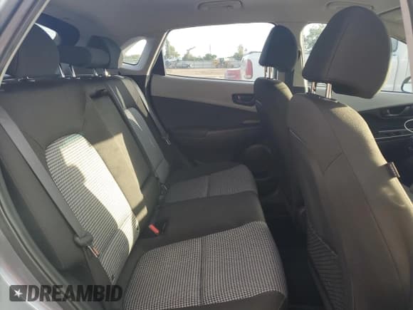 ✅ 2019 Hyundai Kona SE • VIN: KM8K12AA3KU307503 • Лот: 63345355. Опубликован ранее на Copart с пробегом 36 413 миль. Бесплатный доступ к архиву аукционных продаж из США и подробный отчёт об истории автомобиля на DreamBid. Изображение 11.