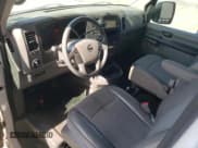 ✅ 2018 Nissan NV Cargo SV • VIN: 1N6BF0KM5JN808675 • Lot: 62795065. Wystawiony na Copart z przebiegiem 148 493 mil. Bezpłatny archiwum sprzedaży aukcyjnych z USA i szczegółowy raport historii pojazdu na DreamBid. Zdjęcie 8.