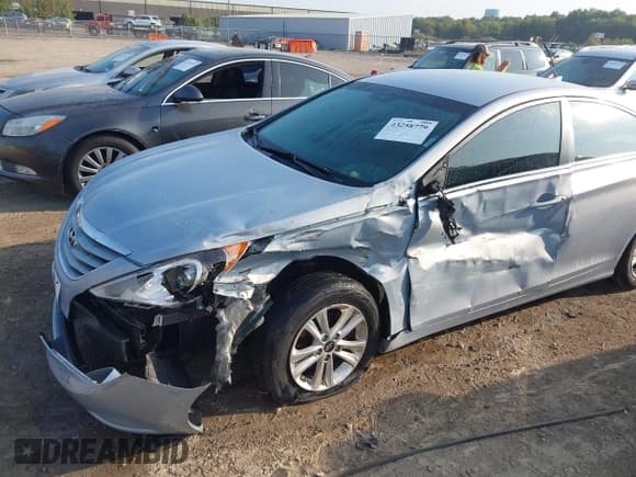 ✅ 2013 Hyundai Sonata GLS • VIN: 5NPEB4AC0DH774189 • Лот: 43258779. Опубликован ранее на IAAI с пробегом 112 692 миль. Бесплатный доступ к архиву аукционных продаж из США и подробный отчёт об истории автомобиля на DreamBid. Изображение 6.