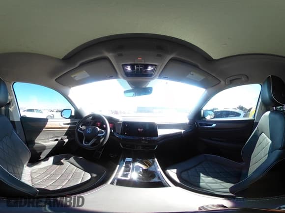 ✅ 2024 Volkswagen Atlas SEL Premium R-Line • VIN: 1V2FR2CA2RC594827 • Lot: 43312907. Wystawiony na IAAI z przebiegiem 23 710 mil. Bezpłatny archiwum sprzedaży aukcyjnych z USA i szczegółowy raport historii pojazdu na DreamBid. Zdjęcie 20.