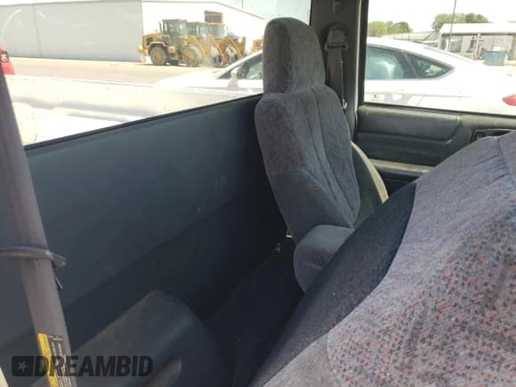 ✅ 2002 GMC Sonoma SLS • VIN: 1GTCS14W128205021 • Лот: 56436585. Опубликован ранее на Copart с пробегом 244 026 миль. Бесплатный доступ к архиву аукционных продаж из США и подробный отчёт об истории автомобиля на DreamBid. Изображение 10.