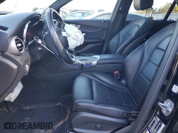 ✅ 2020 Mercedes-Benz GLC 300 • VIN: WDC0G8EB8LF723126 • Lot: 82473515. Wystawiony na Copart z przebiegiem 118 355 mil. Bezpłatny archiwum sprzedaży aukcyjnych z USA i szczegółowy raport historii pojazdu na DreamBid. Zdjęcie 7.