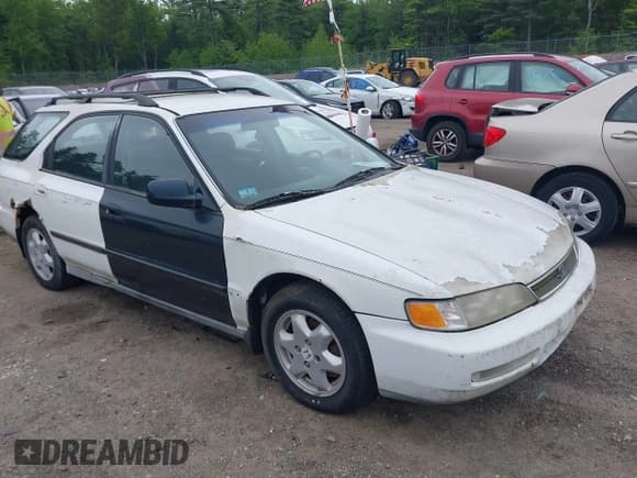 ✅ 1997 Honda Accord LX • VIN: 1HGCE1828VA006917 • Лот: 42373115. Опубликован ранее на IAAI с пробегом 241 618 миль. Бесплатный доступ к архиву аукционных продаж из США и подробный отчёт об истории автомобиля на DreamBid. Изображение 1.