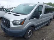 ✅ 2015 Ford Transit XL • VIN: 1FMZK1YM6FKA19837 • Lot: 42367993. Wystawiony na IAAI z przebiegiem 138 900 mil. Bezpłatny archiwum sprzedaży aukcyjnych z USA i szczegółowy raport historii pojazdu na DreamBid. Zdjęcie 18.