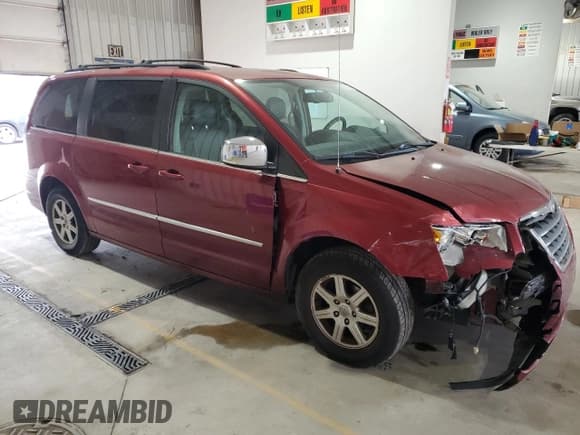 ✅ 2010 Chrysler Town & Country Touring Plus • VIN: 2A4RR8DX4AR449122 • Lot: 81642995. Wystawiony na Copart z przebiegiem 119 456 mil. Bezpłatny archiwum sprzedaży aukcyjnych z USA i szczegółowy raport historii pojazdu na DreamBid. Zdjęcie 4.