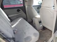 ✅ 2005 Chevrolet Equinox LS • VIN: 2CNDL23F756022253 • Lot: 41627638. Wystawiony na IAAI z przebiegiem 209 973 mil. Bezpłatny archiwum sprzedaży aukcyjnych z USA i szczegółowy raport historii pojazdu na DreamBid. Zdjęcie 8.