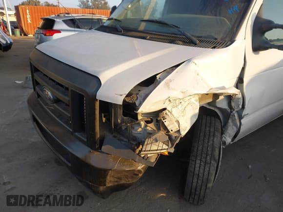 ✅ 2010 Ford Econoline Cargo Commercial • VIN: 1FTNE2EW3ADA72076 • Lot: 43623255. Wystawiony na IAAI z przebiegiem 191 422 mil. Bezpłatny archiwum sprzedaży aukcyjnych z USA i szczegółowy raport historii pojazdu na DreamBid. Zdjęcie 6.