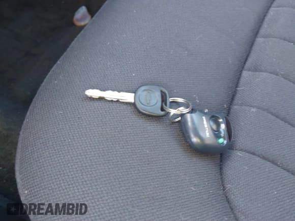 ✅ 2003 Chevrolet S-10 LS • VIN: 1GCCS19X938215203 • Лот: 41275957. Опубликован ранее на IAAI с пробегом 105 763 миль. Бесплатный доступ к архиву аукционных продаж из США и подробный отчёт об истории автомобиля на DreamBid. Изображение 11.