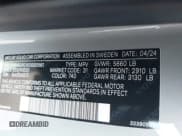 ✅ 2025 Volvo XC60 Plus • VIN: YV4H60RC4S1000561 • Lot: 42644166. Listed on IAAI with 9,457 mi. Free auction sales archive from the USA and detailed vehicle history report at DreamBid. Image 9.