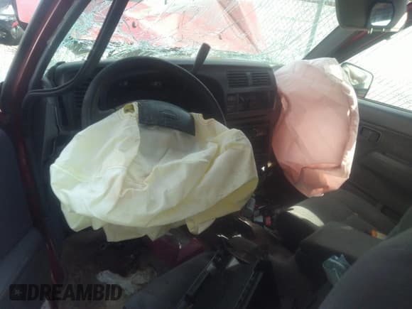 ✅ 2000 Nissan Frontier XE • VIN: 1N6DD26S2YC338114 • Lot: 38967452. Wystawiony na IAAI z przebiegiem Nie podano. Bezpłatny archiwum sprzedaży aukcyjnych z USA i szczegółowy raport historii pojazdu na DreamBid. Zdjęcie 5.