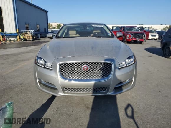 ✅ 2016 Jaguar XJ Portfolio • VIN: SAJWA2G76G8V94421 • Lot: 45875293. Wystawiony na Copart z przebiegiem 55 373 mil. Bezpłatny archiwum sprzedaży aukcyjnych z USA i szczegółowy raport historii pojazdu na DreamBid. Zdjęcie 5.