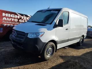 ✅ 2022 Mercedes-Benz Sprinter Cargo • VIN: W1Y70BGY2NT087911 • Лот: 89893845. Опубликован ранее на Copart с пробегом 23 578 миль. Бесплатный доступ к архиву аукционных продаж из США и подробный отчёт об истории автомобиля на DreamBid. Изображение 1.