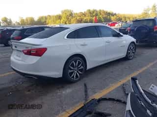 2024 Chevrolet Malibu RS z VIN 1G1ZG5ST9RF244966, wystawiony jako IAAI lot #43311844 z przebiegiem 34 958 mil mil oraz . Historia ofert i sprzedaży dostępna na DreamBid. Obrazek 4.