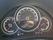 ✅ 2014 Volkswagen Beetle 2.0L TDI w/Sun/Sound/Nav • VIN: 3VWJL7AT6EM646352 • Лот: 59969245. Опубликован ранее на Copart с пробегом 71 078 миль. Бесплатный доступ к архиву аукционных продаж из США и подробный отчёт об истории автомобиля на DreamBid. Изображение 9.