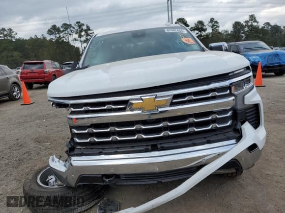 ✅ 2024 Chevrolet Silverado 1500 LTZ • VIN: 2GCPAEED8R1235199 • Lot: 82402454. Wystawiony na Copart z przebiegiem 3 652 mil. Bezpłatny archiwum sprzedaży aukcyjnych z USA i szczegółowy raport historii pojazdu na DreamBid. Zdjęcie 5.