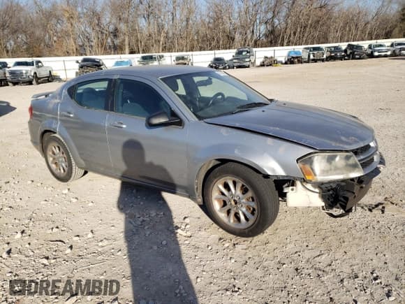 ✅ 2014 Dodge Avenger SE • VIN: 1C3CDZAB5EN224286 • Лот: 42216845. Опубликован ранее на Copart с пробегом 133 970 миль. Бесплатный доступ к архиву аукционных продаж из США и подробный отчёт об истории автомобиля на DreamBid. Изображение 4.