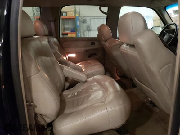 ✅ 2002 Chevrolet Suburban LT • VIN: 1GNFK16Z22J261487 • Лот: 56291475. Опубликован ранее на Copart с пробегом 200 752 миль. Бесплатный доступ к архиву аукционных продаж из США и подробный отчёт об истории автомобиля на DreamBid. Изображение 11.