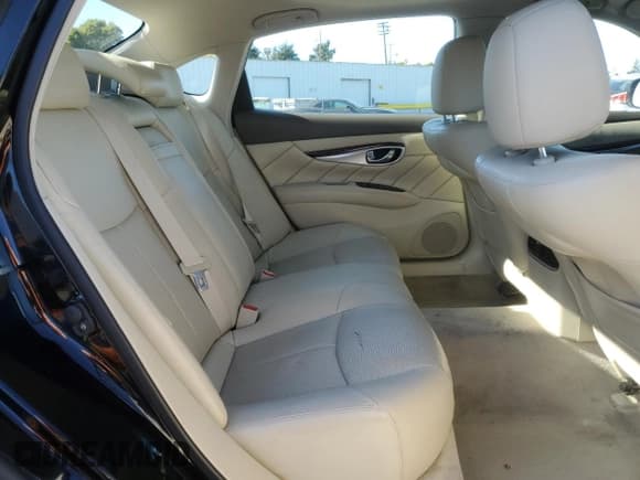 ✅ 2015 Infiniti Q70 • VIN: JN1BY1PR9FM830573 • Lot: 48071215. Listed on Copart with 57,378 mi. Free auction sales archive from the USA and detailed vehicle history report at DreamBid. Image 10.