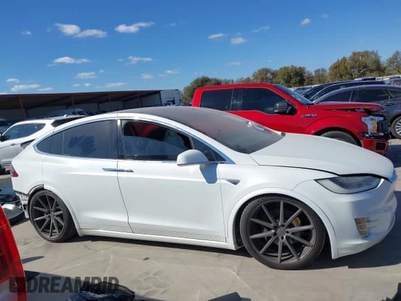 ✅ 2016 Tesla Model X 70D • VIN: 5YJXCAE21GF002129 • Лот: 43701563. Опубликован ранее на IAAI с пробегом 82 876 миль. Бесплатный доступ к архиву аукционных продаж из США и подробный отчёт об истории автомобиля на DreamBid. Изображение 14.