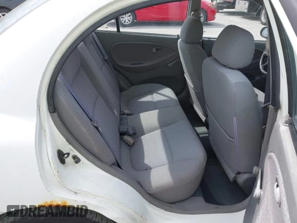 ✅ 2002 Kia Rio • VIN: KNADC123926185376 • Lot: 42027348. Wystawiony na IAAI z przebiegiem 84 893 mil. Bezpłatny archiwum sprzedaży aukcyjnych z USA i szczegółowy raport historii pojazdu na DreamBid. Zdjęcie 8.