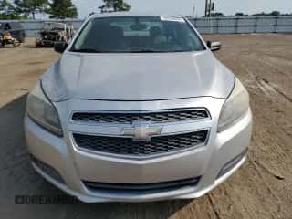 ✅ 2013 Chevrolet Malibu LS • VIN: 1G11B5SA8DF202792 • Lot: 55548034. Wystawiony na Copart z przebiegiem 148 432 mil mil. Skorzystaj z bezpłatnego archiwum sprzedaży aukcyjnych z USA i zobacz szczegółowy raport historii pojazdu na DreamBid. Zdjęcie 5.