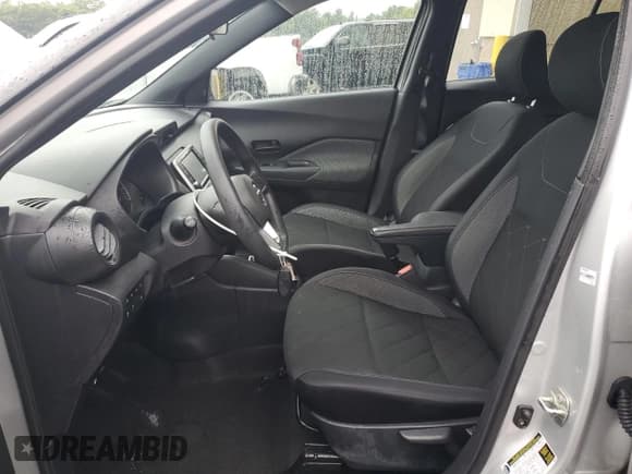 ✅ 2020 Nissan Kicks S • VIN: 3N1CP5BV6LL515545 • Lot: 67356845. Wystawiony na Copart z przebiegiem 89 900 mil. Bezpłatny archiwum sprzedaży aukcyjnych z USA i szczegółowy raport historii pojazdu na DreamBid. Zdjęcie 7.