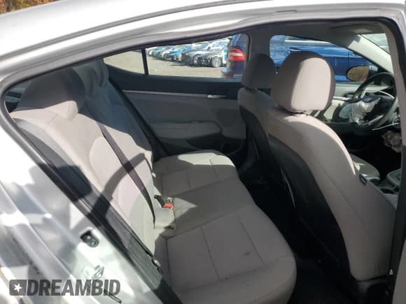 ✅ 2019 Hyundai Elantra SE • VIN: 5NPD74LF1KH451822 • Lot: 91448405. Listed on Copart with 52,879 mi. Free auction sales archive from the USA and detailed vehicle history report at DreamBid. Image 10.