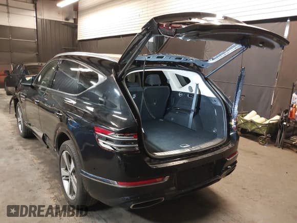 ✅ 2023 Genesis GV80 • VIN: KMUHCESC2PU128982 • Lot: 41795055. Wystawiony na IAAI z przebiegiem 16 222 mil. Bezpłatny archiwum sprzedaży aukcyjnych z USA i szczegółowy raport historii pojazdu na DreamBid. Zdjęcie 3.