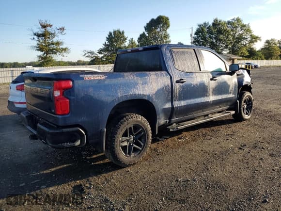 ✅ 2022 Chevrolet Silverado 1500 LT Trail Boss • VIN: 1GCPYFED9NZ202649 • Lot: 71401975. Wystawiony na Copart z przebiegiem 46 703 mil. Bezpłatny archiwum sprzedaży aukcyjnych z USA i szczegółowy raport historii pojazdu na DreamBid. Zdjęcie 3.