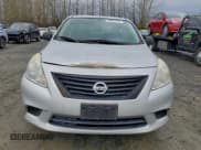 ✅ 2014 Nissan Versa SV • VIN: 3N1CN7AP4EL841660 • Lot: 94322295. Wystawiony na Copart z przebiegiem 111 784 mil. Bezpłatny archiwum sprzedaży aukcyjnych z USA i szczegółowy raport historii pojazdu na DreamBid. Zdjęcie 5.