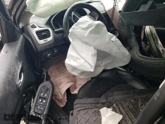 ✅ 2019 Jeep Compass Latitude • VIN: 3C4NJCBB0KT855595 • Lot: 58997955. Listed on Copart with Not provided. Free auction sales archive from the USA and detailed vehicle history report at DreamBid. Image 8.