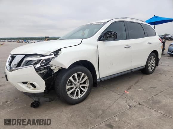 ✅ 2016 Nissan Pathfinder SV • VIN: 5N1AR2MN1GC612045 • Lot: 71159195. Listed on Copart with 178,738 mi. Free auction sales archive from the USA and detailed vehicle history report at DreamBid. Image 1.