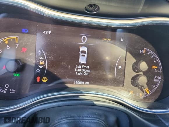 ✅ 2014 Jeep Grand Cherokee Overland • VIN: 1C4RJFCT8EC106019 • Lot: 90613555. Listed on Copart with 169,091 mi. Free auction sales archive from the USA and detailed vehicle history report at DreamBid. Image 9.