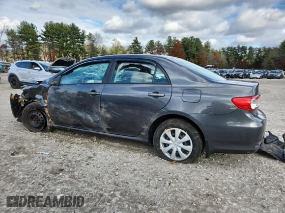 ✅ 2011 Toyota Corolla L • VIN: 2T1BU4EE3BC686813 • Lot: 92200345. Wystawiony na Copart z przebiegiem Nie podano. Bezpłatny archiwum sprzedaży aukcyjnych z USA i szczegółowy raport historii pojazdu na DreamBid. Zdjęcie 2.