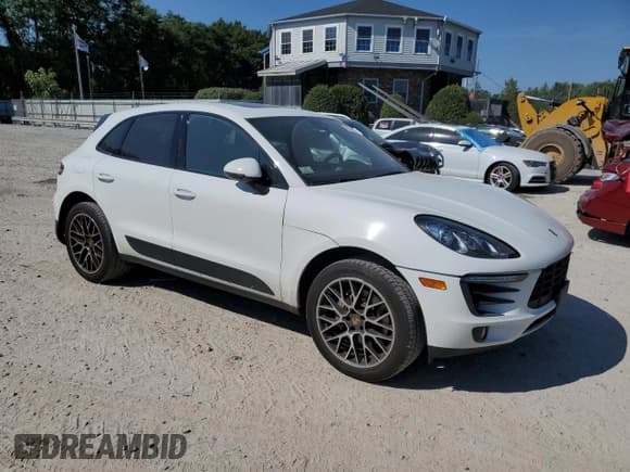 ✅ 2017 Porsche Macan S • VIN: WP1AB2A53HLB17312 • Lot: 63330494. Listed on Copart with 95,609 mi. Free auction sales archive from the USA and detailed vehicle history report at DreamBid. Image 4.