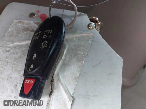 ✅ 2015 Chrysler Town & Country Touring • VIN: 2C4RC1BG8FR707408 • Лот: 40448759. Опубликован ранее на IAAI с пробегом 161 974 миль. Бесплатный доступ к архиву аукционных продаж из США и подробный отчёт об истории автомобиля на DreamBid. Изображение 11.