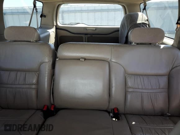 ✅ 2000 Ford Excursion Limited • VIN: 1FMNU43S1YEE15272 • Лот: 70563005. Опубликован ранее на Copart с пробегом 248 663 миль. Бесплатный доступ к архиву аукционных продаж из США и подробный отчёт об истории автомобиля на DreamBid. Изображение 10.