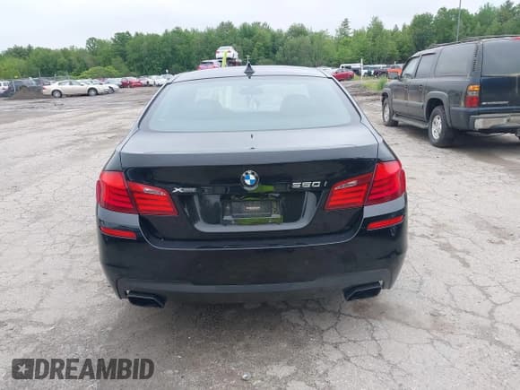 ✅ 2013 BMW 5 Series 550i xDrive • VIN: WBAFU9C50DDY71650 • Lot: 42464505. Wystawiony na IAAI z przebiegiem 107 183 mil. Bezpłatny archiwum sprzedaży aukcyjnych z USA i szczegółowy raport historii pojazdu na DreamBid. Zdjęcie 16.