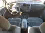 2000 Chevrolet Blazer LT z VIN 1GNDT13W1Y2272773, wystawiony jako Copart lot #88475175 z przebiegiem 197 171 mil mil oraz Szkoda całkowita • Salvage title. Historia ofert i sprzedaży dostępna na DreamBid. Obrazek 8.