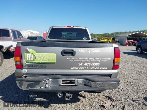 ✅ 2001 Chevrolet Silverado 2500HD LS • VIN: 1GCHK29G61E281556 • Лот: 42953227. Опубликован ранее на IAAI с пробегом 272 150 миль. Бесплатный доступ к архиву аукционных продаж из США и подробный отчёт об истории автомобиля на DreamBid. Изображение 17.