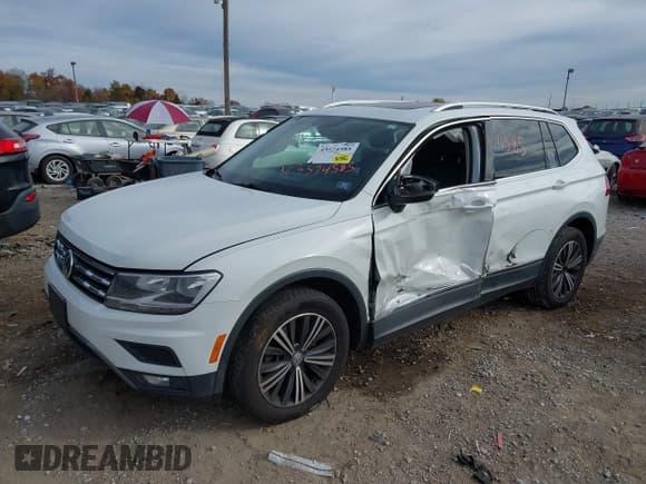 ✅ 2018 Volkswagen Tiguan SEL • VIN: 3VV2B7AXXJM052808 • Лот: 43574585. Опубликован ранее на IAAI с пробегом 156 624 миль. Бесплатный доступ к архиву аукционных продаж из США и подробный отчёт об истории автомобиля на DreamBid. Изображение 17.